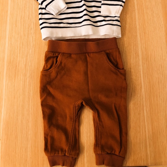 HM baby outfit- joggers and striped sweatshirt - Picture 2 of 2